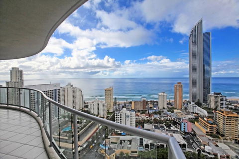 The Towers Of Chevron Renaissance - Holidays Gold Coast - Schoolies Week Accommodation 36