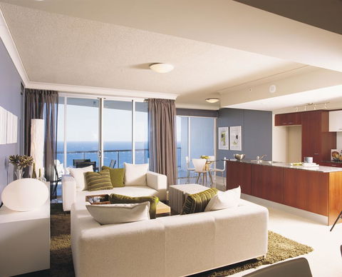 The Towers Of Chevron Renaissance - Holidays Gold Coast - Schoolies Week Accommodation 28