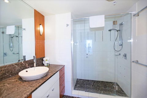 The Towers Of Chevron Renaissance - Holidays Gold Coast - Schoolies Week Accommodation 38