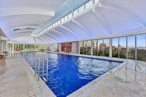 The Towers Of Chevron Renaissance - Holidays Gold Coast - Schoolies Week Accommodation 9