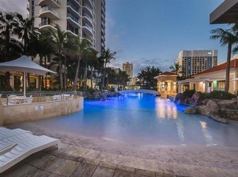 The Towers Of Chevron Renaissance - Holidays Gold Coast - Schoolies Week Accommodation 6