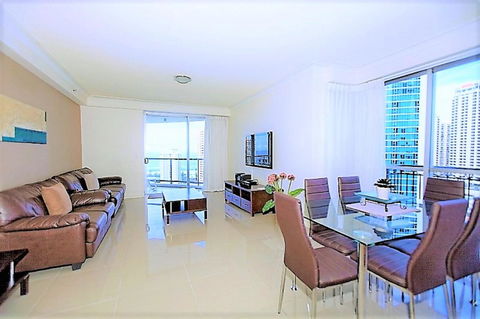 The Towers Of Chevron Renaissance - Holidays Gold Coast - Schoolies Week Accommodation 30