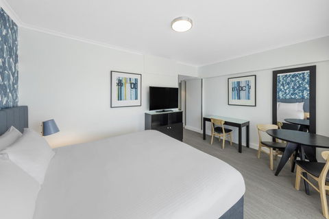 Vibe Hotel Gold Coast - Schoolies Week Accommodation 10