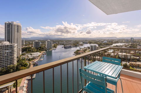 Vibe Hotel Gold Coast - Schoolies Week Accommodation 5