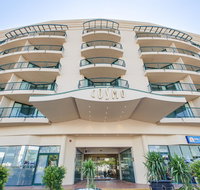 Central Cosmo Apartment Hotel - Schoolies Week Accommodation