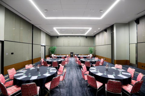 RACV Royal Pines Resort Gold Coast - Schoolies Week Accommodation 38