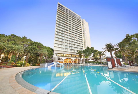 RACV Royal Pines Resort Gold Coast - Schoolies Week Accommodation 14