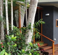 Forest Lodge Little Villa - Schoolies Week Accommodation
