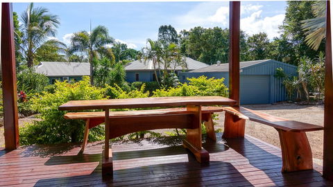 Blue Summit Hideaway - Schoolies Week Accommodation 10