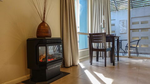 Blue Summit Hideaway - Schoolies Week Accommodation 30