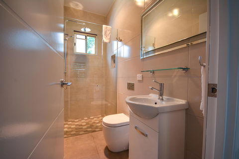 Blue Summit Hideaway - Schoolies Week Accommodation 35