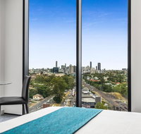 Essence Suites Taringa - Schoolies Week Accommodation