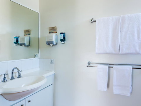 Anchor Motel Noosa - Schoolies Week Accommodation 35