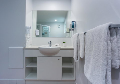 Anchor Motel Noosa - Schoolies Week Accommodation 10