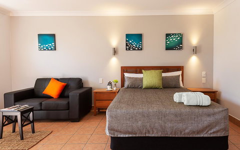 Anchor Motel Noosa - Schoolies Week Accommodation 21