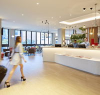 Holiday Inn Express Brisbane Central - Schoolies Week Accommodation