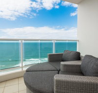 Pacific Views Resort - Schoolies Week Accommodation