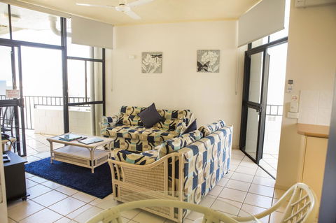 Amaroo At Trinity - Schoolies Week Accommodation 37