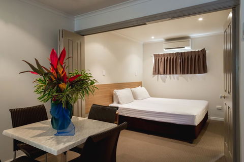 Cairns Colonial Club Resort - Schoolies Week Accommodation 27