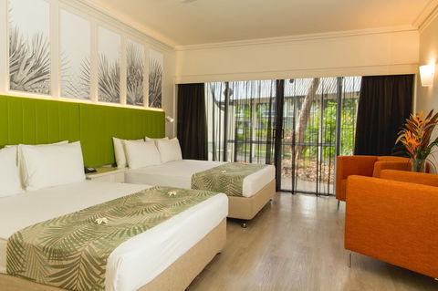 Cairns Colonial Club Resort - Schoolies Week Accommodation 23