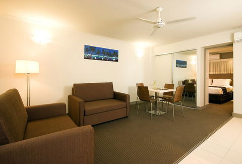 Cairns Colonial Club Resort - Schoolies Week Accommodation 28