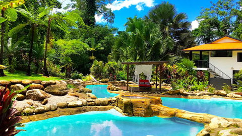 Misty Mountains Rainforest Retreat - Schoolies Week Accommodation 32