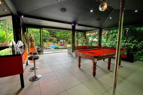 Misty Mountains Rainforest Retreat - Schoolies Week Accommodation 24