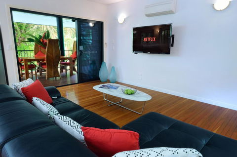 Misty Mountains Rainforest Retreat - Schoolies Week Accommodation 10