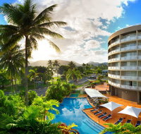 DoubleTree by Hilton Cairns - Schoolies Week Accommodation