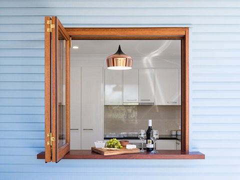 Briz Stays - Whites Road - Schoolies Week Accommodation 5