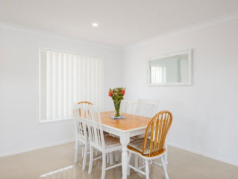 Briz Stays - Whites Road - Schoolies Week Accommodation 10