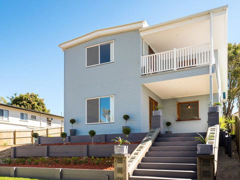 Briz Stays - Whites Road - Schoolies Week Accommodation 7