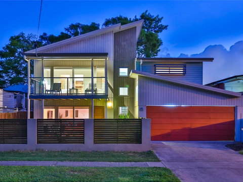 Hamilton Executive - Schoolies Week Accommodation 6