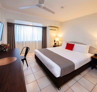 Hides Hotel - Schoolies Week Accommodation