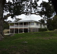 Loughmore House - Schoolies Week Accommodation