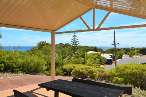 Wave Walk - Schoolies Week Accommodation 0