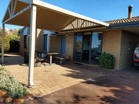 Wave Walk - Schoolies Week Accommodation 3