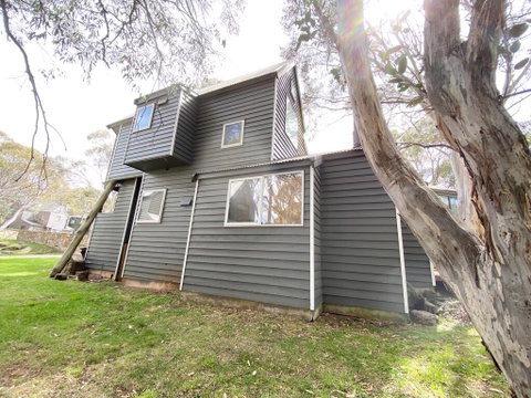 Westons - Schoolies Week Accommodation 1