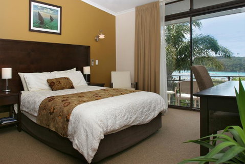 Whale Inn & Restaurant - Schoolies Week Accommodation 1