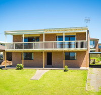 Williams Wonder - Large Beach House - Schoolies Week Accommodation