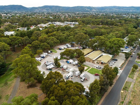 Windsor Gardens Caravan Park - Schoolies Week Accommodation 0