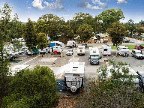 Windsor Gardens Caravan Park - Schoolies Week Accommodation 3