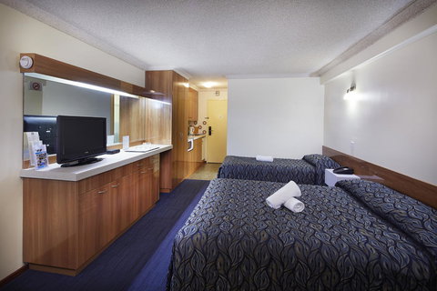 Windsor Lodge - Schoolies Week Accommodation 2