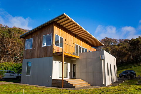 Wye Not Escape - Schoolies Week Accommodation 1