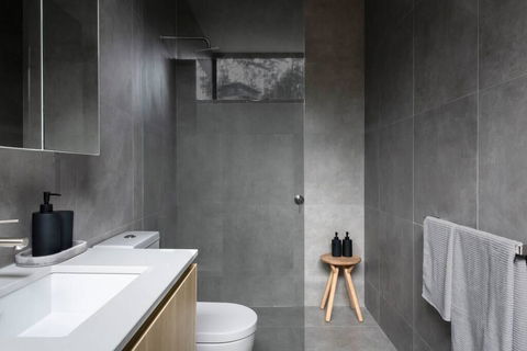 WYE UP - Through The Treetops. Out To The Sea. - Schoolies Week Accommodation 3