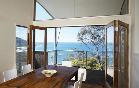 Wye View Architecturally Designed Stunning Views - Schoolies Week Accommodation 1