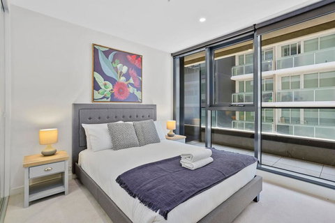 YARRA - YARRA Toorak Rd & Chapel St. Pool, Gym & Parking - Schoolies Week Accommodation 2