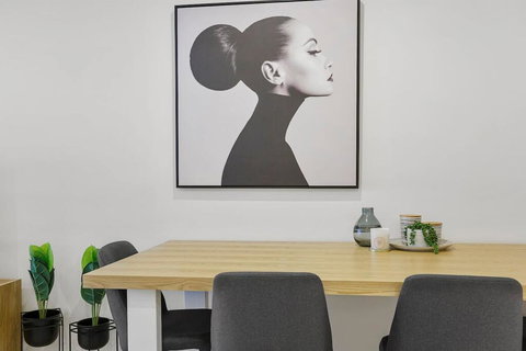 YARRA - YARRA Toorak Rd & Chapel St. Pool, Gym & Parking - Schoolies Week Accommodation 0