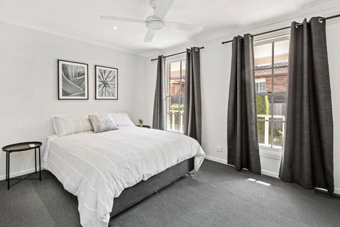 YIN-YANG - MOUNT ELIZA - Schoolies Week Accommodation 1