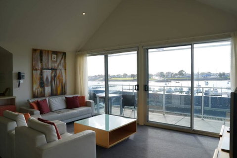 York Cove Holiday Hotel - Schoolies Week Accommodation 1